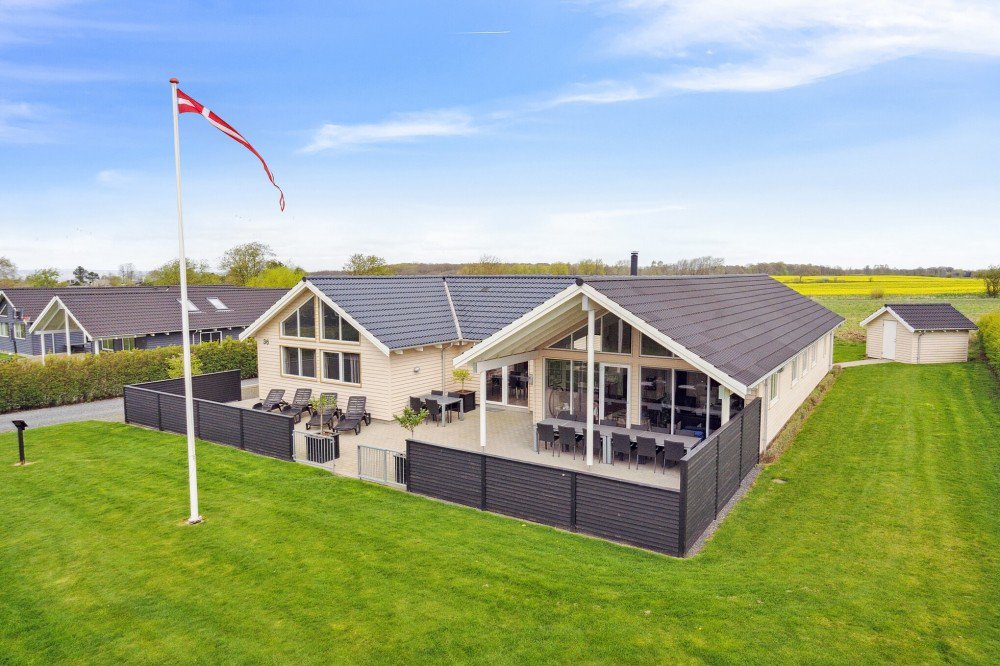 Strandbakken 36, Skåstrup Str, 5400 Bogense