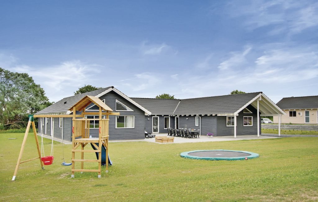 Strandbakken 38, Skåstrup Str, 5400 Bogense